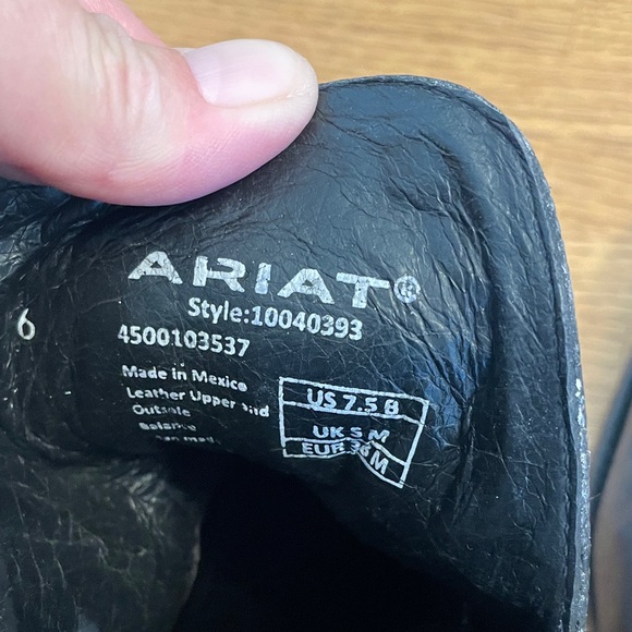 Ariat Hazel Sz 7.5 Women's Distressed Black Ankle Booties - Picture 16 of 16